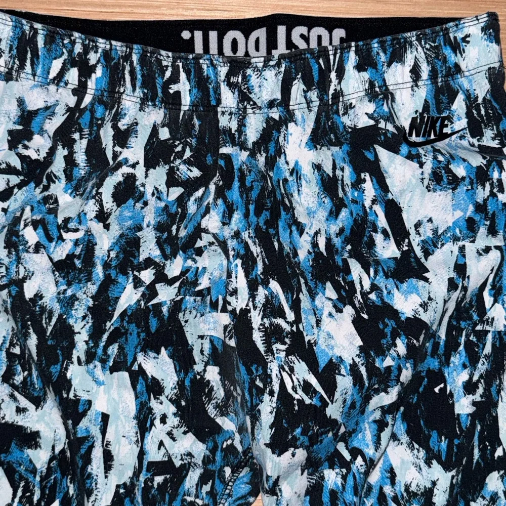 Nike Leg-a-See Mish Mash Leggings - Picture 7 of 9